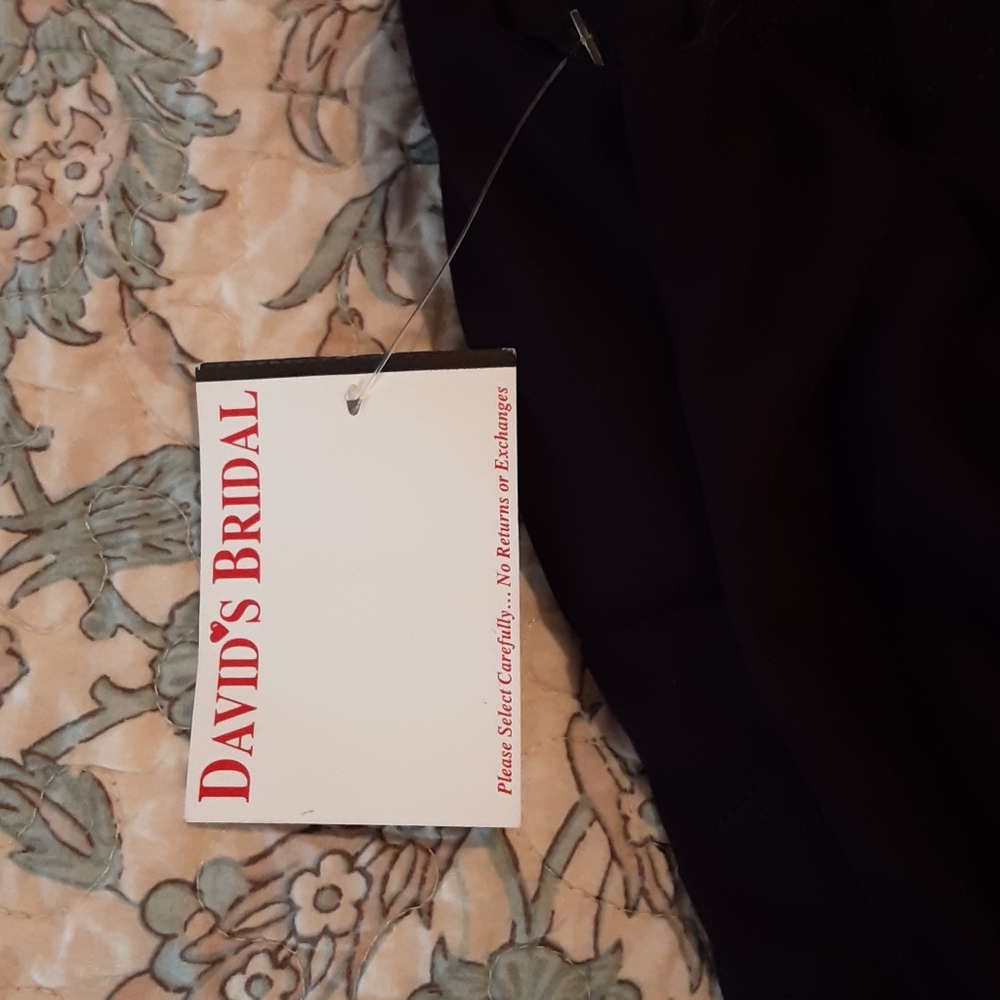 Gown - Picture 5 of 5